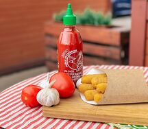 Сырные палочки и соус на выбор (сырный, томатный, кисло-сладкий, барбекю)