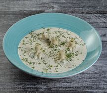 Мини хинкали в сливочном соусе