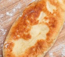 Жареный пирожок с капустой