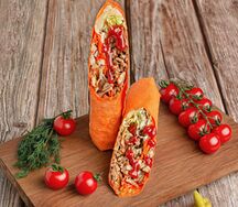 Шаурма в сырном лаваше с курицей