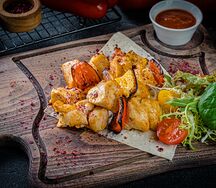 Шашлык из сочных куриных бедер