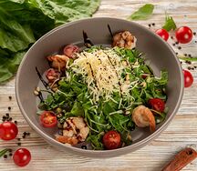 Салат с рукколой и креветками