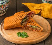 Донер с курицей в сырном лаваше