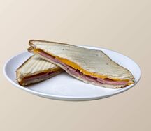 Сэндвич с ветчиной и сыром