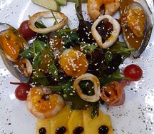 Салат с морепродуктами