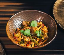 Wok Удон с говядиной и зелёными овощами