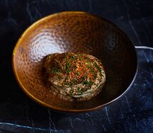 Говяжьи щёки с баклажанами и шиитаке