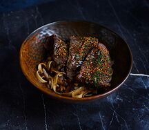 Wok Удон со стриплойном и трюфелем