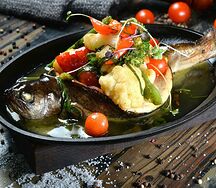 Форель с лимоном и овощами