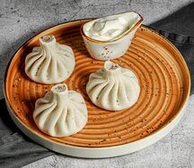 Хинкали с зеленью из говядины и свинины