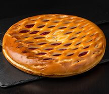 Пирог с брусникой и яблоком