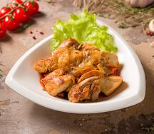 Гуляш куриный с гарниром