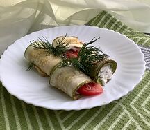 Ассорти рулетиков из кабачка