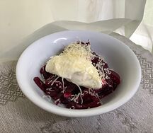 Свекла с чесноком, майонезом и сыром