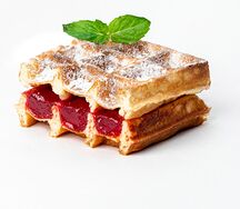 Венская вафля с вишней