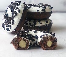 Пончик-Донат с ванильной начинкой и печеньем