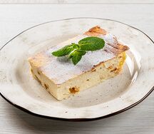 Запеканка творожная с изюмом