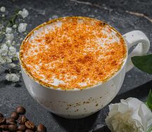 Пряный латте со сладким чили