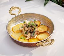 Жареный картофель с вешенками