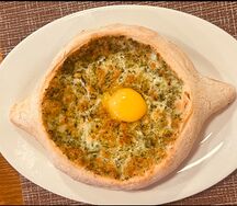 Хачапури по-аджарски со шпинатом 