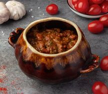 Лобио в горшочке с орехами
