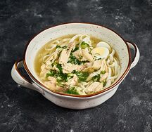 Куриный суп с домашней лапшой
