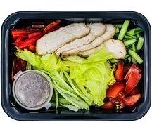 Салат с копченой курицей и медово-горчичным соусом