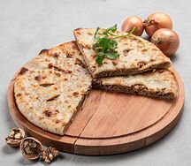 Пирог с капустой и грецким орехом