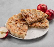 Пирог с яблоками и грецким орехом