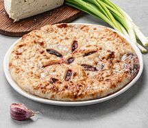 Пирог с листьями свеклы и осетинским сыром