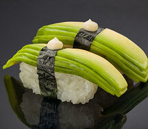 Суши Авокадо с трюфельным соусом