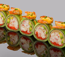 Ролл сашими из камчатского краба в огурце