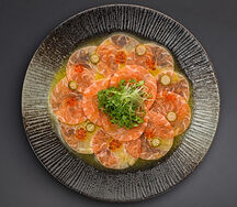 Карпачо из лосося с икрой форели
