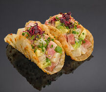 Тако с лакедрой, авокадо и трюфельном соусе (2 шт)