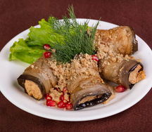 Рулетики из баклажанов с орехами