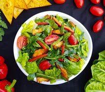 Салат Руккола с цыпленком