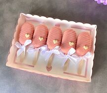 Муссовые пирожные эскимо розовые 