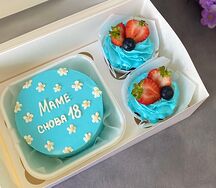 Бенто-торт и капкейки Маме снова 18