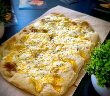 Римская пицца Четыре сыра