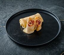 Блинчики с клубничным джемом