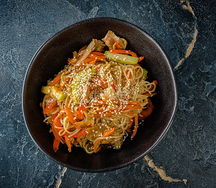 Вок с лососем