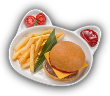 Бургер с говядиной и картофелем фри