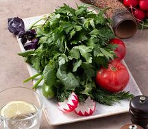 Букет из свежих овощей и зелени