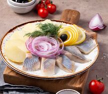 Сельдь с отварным картофелем