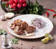 Шашлык из cвинoй шейки