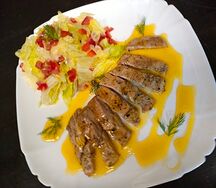 Теплый салат с филе индейки