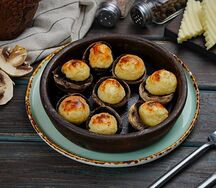 Шампиньоны, запеченные с сыром