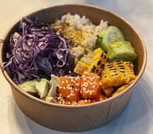 Поке с лососем и суши рисом, большая порция