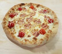 Пицца из дровяной печи Карбонара