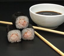 Ролл с креветкой